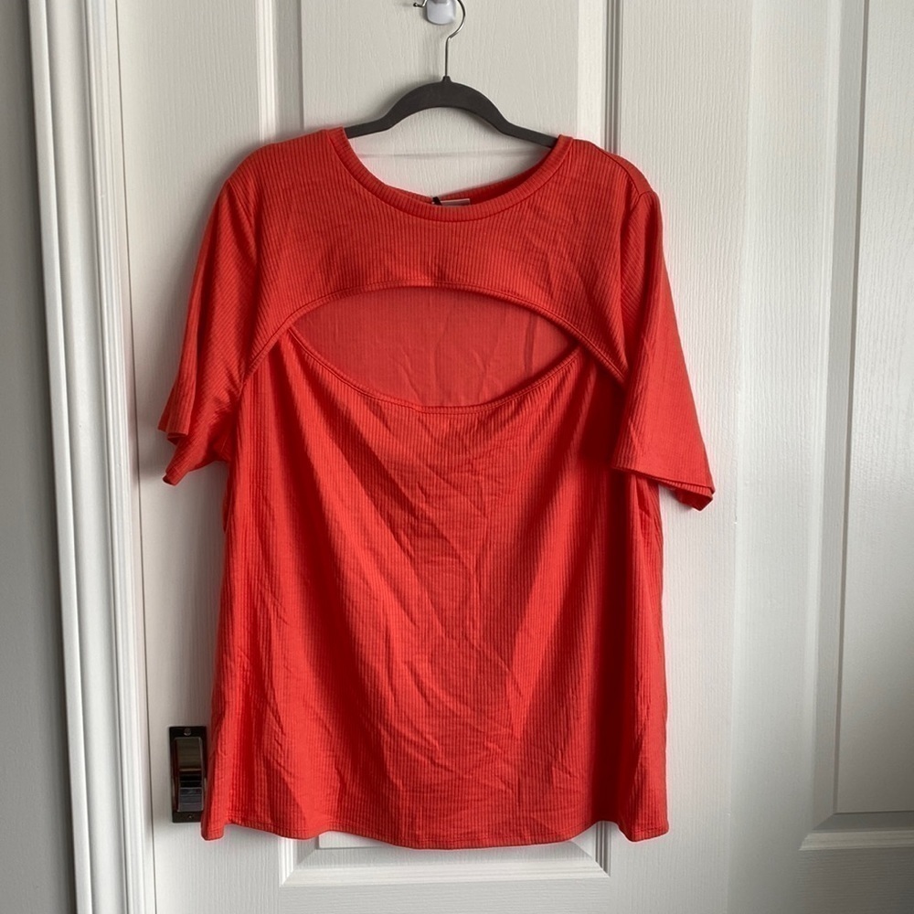 Ava & Viv - Coral Pink Ribbed T-Shirt, Sexy Cut-Out​​​​​​​​​​​